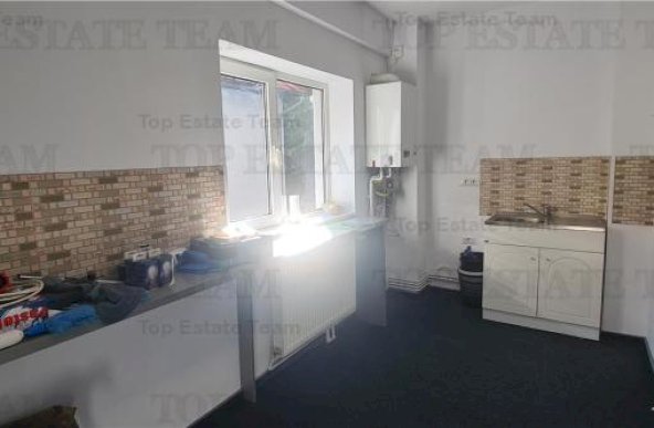 Apartament pretabil office in zona Casin