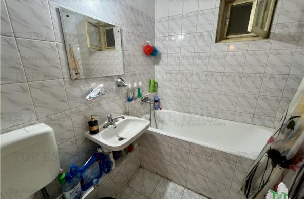 Apartament 3 camere bloc 1981 Liceul D.Bolintineanu