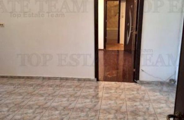 Apartament 2 camere de vanzare in zona Baicului