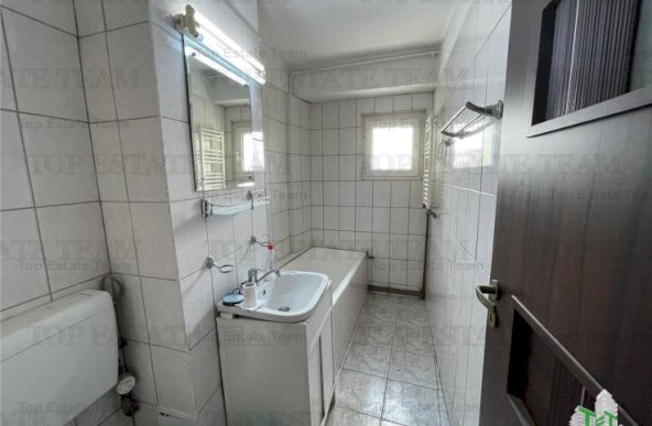 Ocazie! Apartament cu 2 camere decomandat - CENTRALA PROPRIE