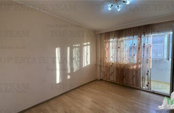 Apartament 4 camere decomandat 2 bai 2 balcoane bloc 1983 metrou Dristor