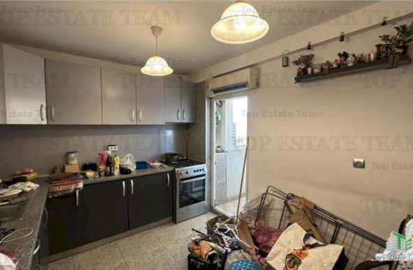 Apartament 4 camere decomandat 2 bai 2 balcoane bloc 1983 metrou Dristor