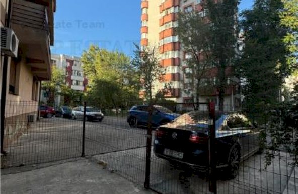 Demisol de vanzare, 330 mp in zona 13 Septembrie