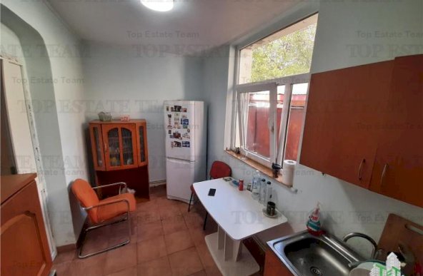 Teren generos 370 mp cu casa demolabila, deschidere la strada asfaltata