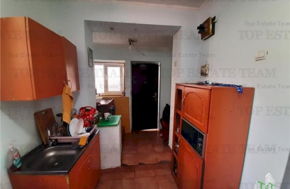 Teren generos 370 mp cu casa demolabila, deschidere la strada asfaltata