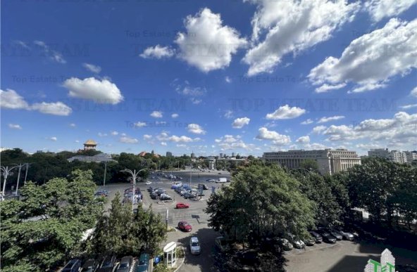 Vedere panoramica .5 camere .Piata Victoriei!