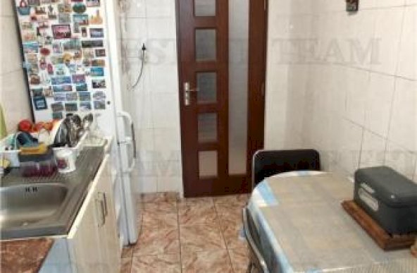 Apartament 2 camere de vanzare, zona Stefan cel Mare