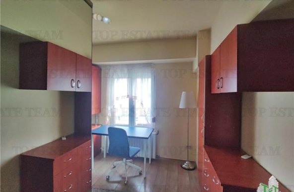 Apartament 3 Camere cu parcare de Inchiriat Bd. Decebal