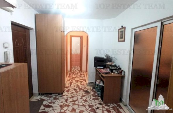 Apartament 3 camere de vanzare, zona Parcul Circului