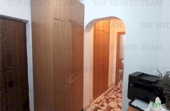 Apartament 3 camere de vanzare, zona Parcul Circului