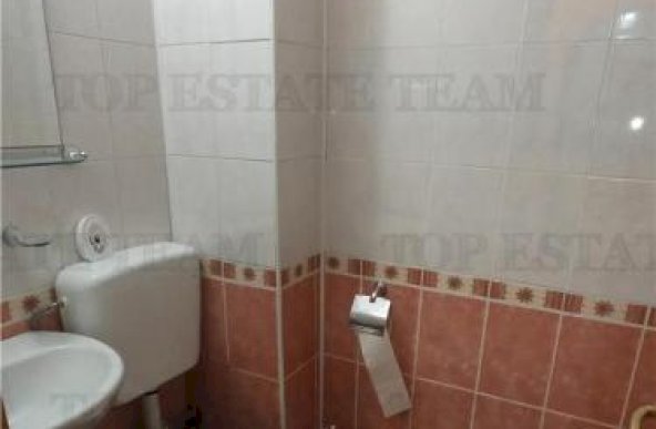 Apartament 3 camere de vanzare, zona Parcul Circului