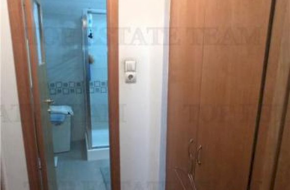 Apartament 3 camere de vanzare, zona Parcul Circului