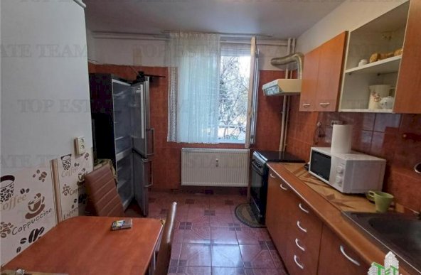 Apartament 3 camere de inchiriat la 2min de metrou Romancierilor