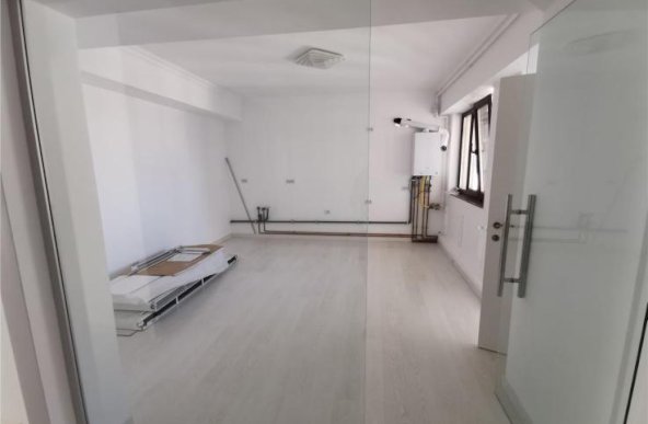 Apartament cu 3 camere de vanzare in zona Dorobanti