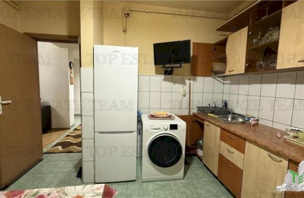 Apartament 3 camere 2 bai decomandat centrala proprie metrou Timpuri Noi