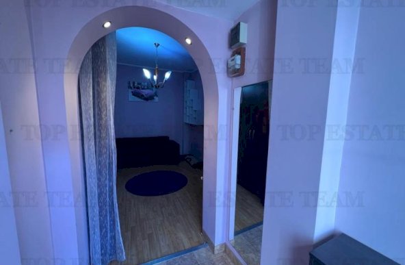 Oferta Apartament 3 camere la pret de Garsoniera centrala proprie in vila metrou Eroii Revolutiei