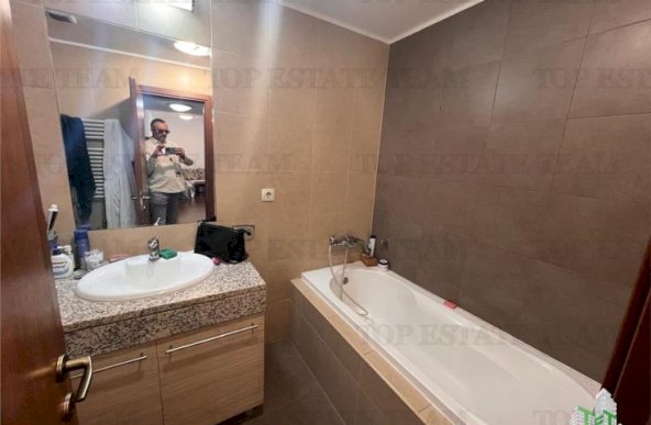 Inchiriere apt 2 camere + terasa in Complex Ten Blocks zona Pacii