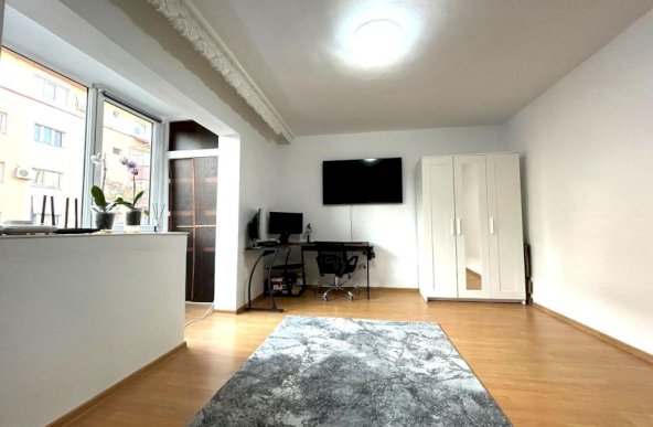 Apartament 1 camera, etaj 2