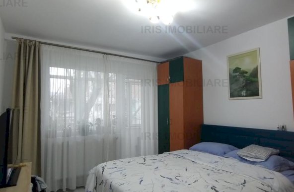 78000euro!Podu ros! Apartament 3 camere,decomandat,la strada!