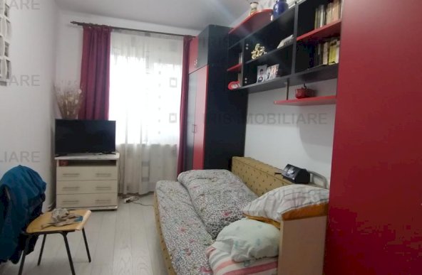 78000euro!Podu ros! Apartament 3 camere,decomandat,la strada!