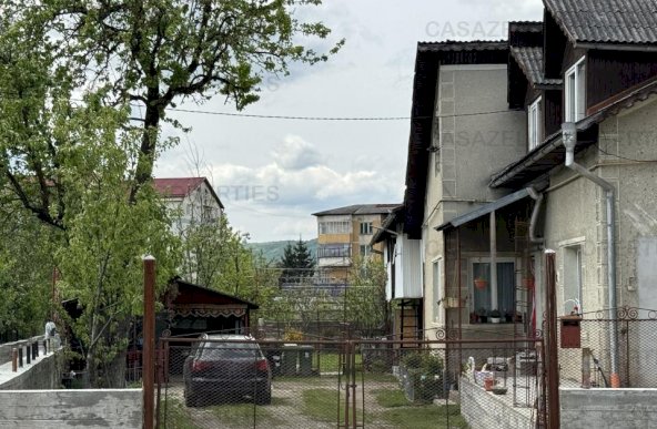 Casa de locuit cu teren intravilan si anexe gospodaresti, stradal, Targu Lapus, Maramures
