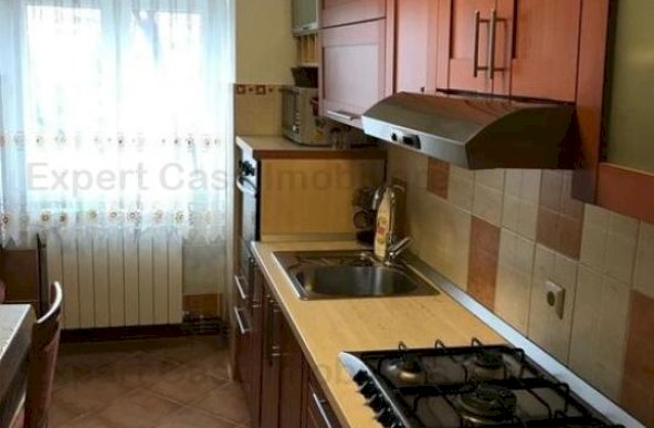 Apartament 4 camere de inchiriat zona Garii