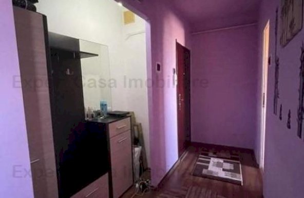 Inchiriez apartament Podu Ros