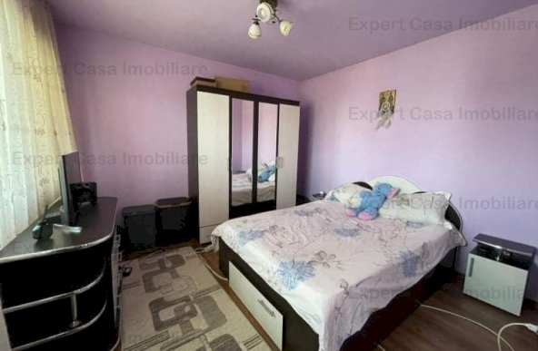 Inchiriez apartament Podu Ros