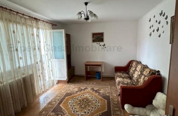 Apartament 4 Camere Decomandat Etaj Intermediar Tatarasi 