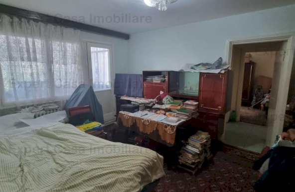 Apartament 2 camere Podu Ros. Centru. Etaj 2