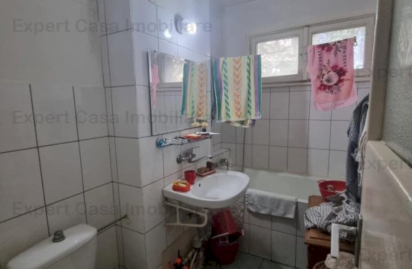 Apartament 2 camere Podu Ros. Centru. Etaj 2