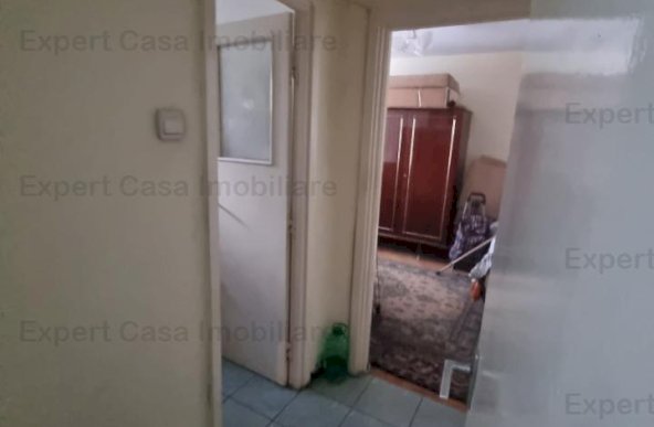 Apartament 2 camere Podu Ros. Centru. Etaj 2