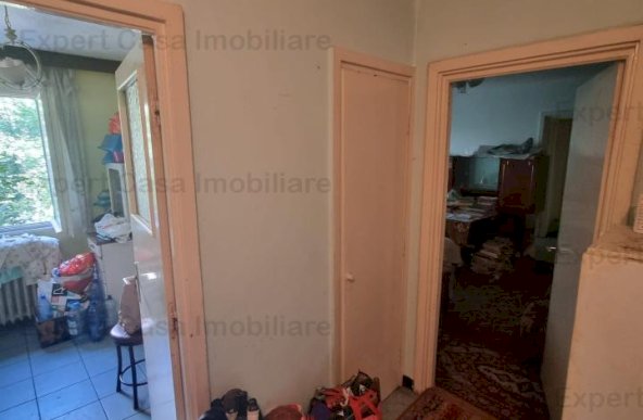 Apartament 2 camere Podu Ros. Centru. Etaj 2