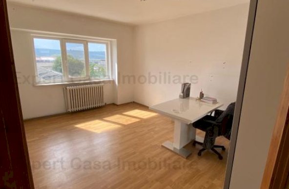 Apartament | 3 camere | Decomandat | Pacurari