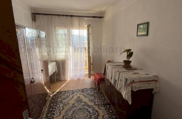 Apartament | 4 camere | Semidecomandat | Pacurari