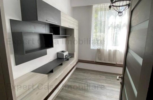 Apartament | 4 camere | Decomandat | Copou