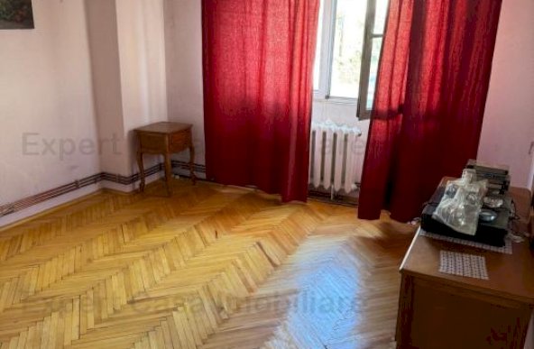 Apartament 3 camere Alexandru cel Bun