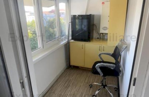 Apartament 3 camere,piata Alexandru cel Bun