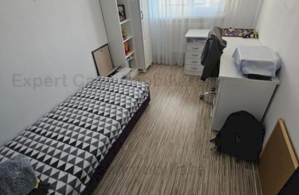 Apartament 3 camere decomandat Alexandru Cel Bun