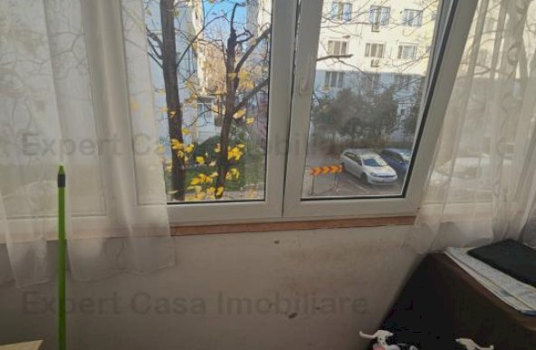 Apartament cu 3 camere in Alexandru Cel Bun 