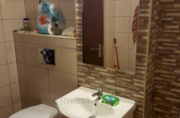 Apartament 3 camere decomandat - zona Tractorul