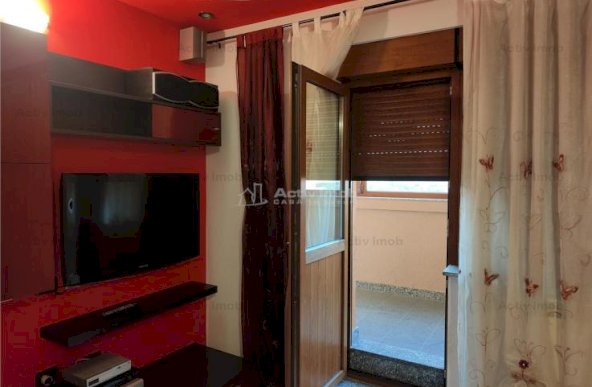 Apartament superb, cu 3 camere, foarte spatios, situat intr-o zona cu foarte multa verdeata