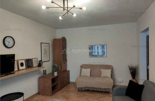 APARTAMENT DECOMANDAT,  UTILAT SI MOBILAT SITUAT ULTRACENTRAL LANGA HOTEL PRAHOVA