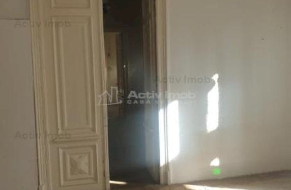 Casa boiereasca, renovabila,pretabila : clinica, birouri - Piata Mare