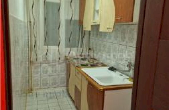 Apartament cu doua camere, cu vecinatati bune, situat in Malu Rosu, in Ploiesti