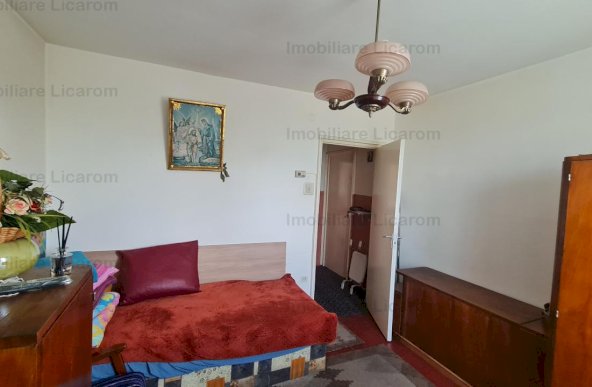 Apartament 3 camere Grivitei,intermediar,circular pret 112000 euro