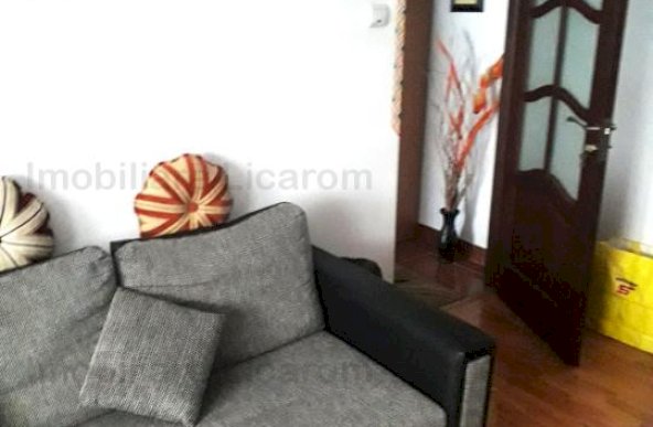 Apartament spatios 2 camere Racadau Tampei, bloc tip vila.