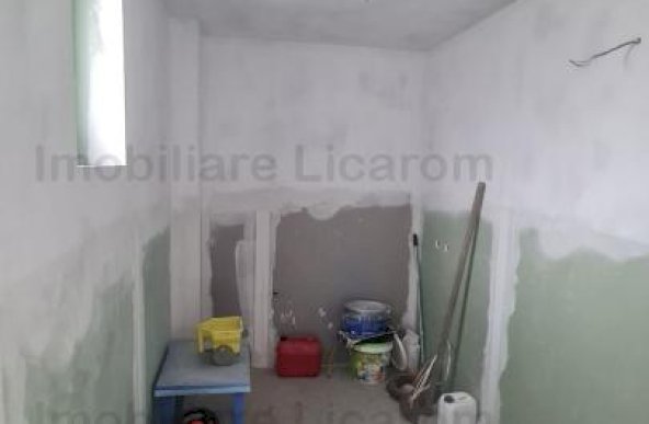 Vila Stupini P+E, 5 camere,curte,acces auto.(Parte Duplex)