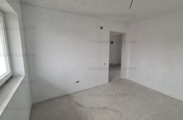 Vila Stupini P+E, 5 camere,curte,acces auto.(Parte Duplex)