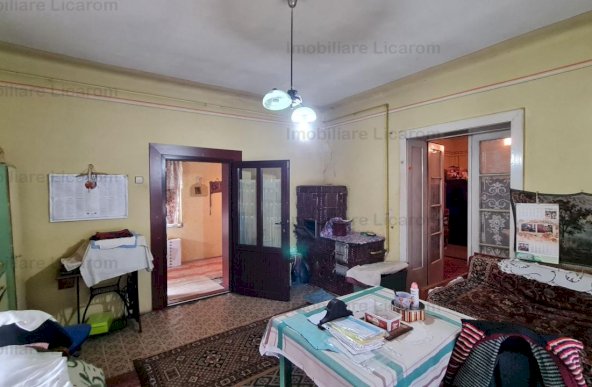 Casa Saseasca SANPETRU zona Centrala ideal investitie